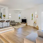 Greice Homes - Carob Tree 别墅